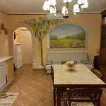 La Casa Del Glicine דירה