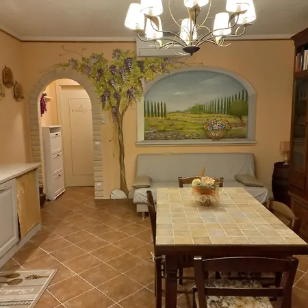 La Casa Del Glicine 公寓